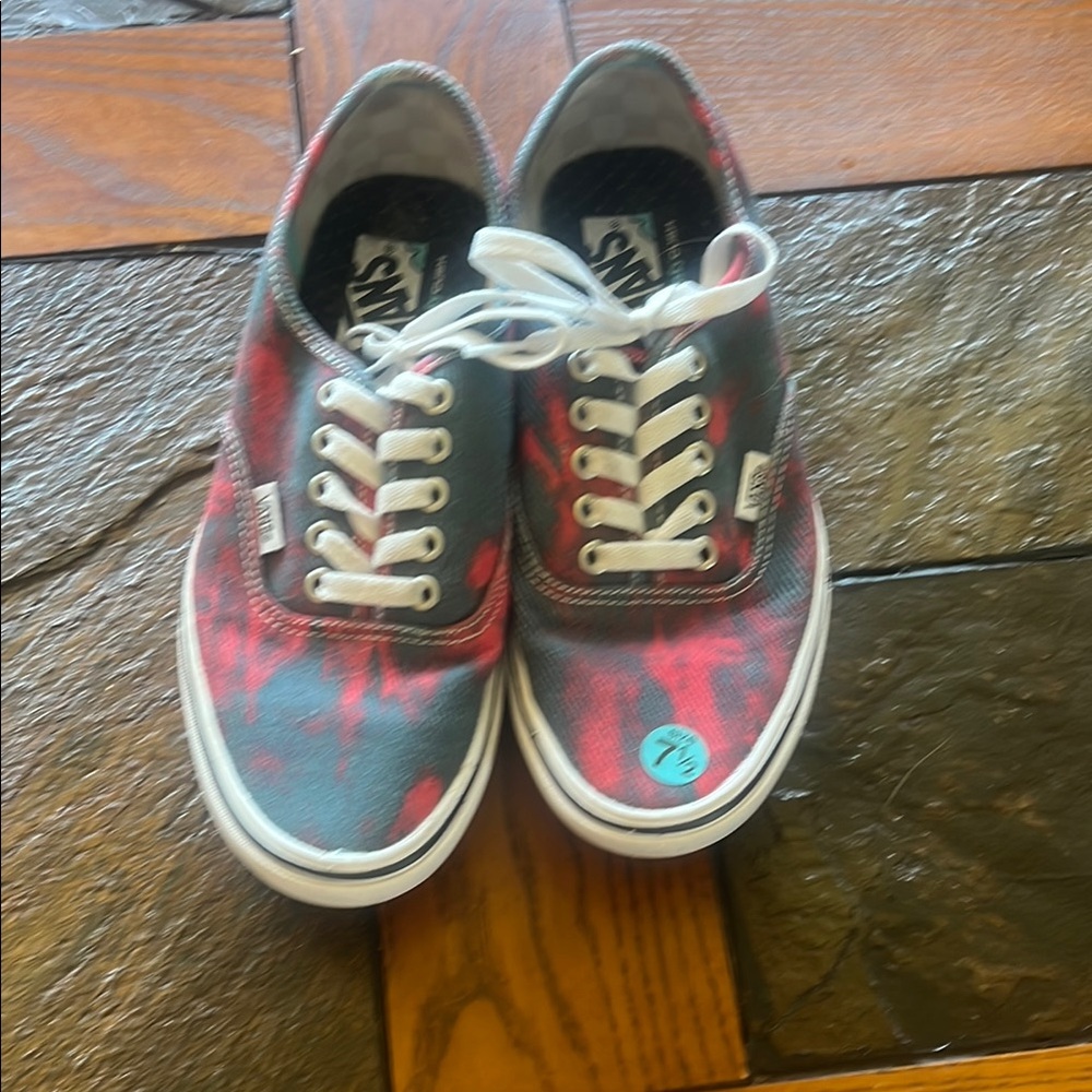 Vans Tie-Dye Red and Black Sneakers men’s 7.5 NWOT - Picture 3 of 8